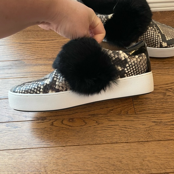 Michael Kors Maven Embossed Snakeskin Print Leather and Rabbit Fur Sneak… - Picture 4 of 13